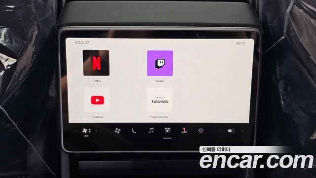 Tesla Model Y 2026 — photo 30
