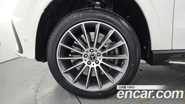 Mercedes-Benz GLE-Class 2023 — photo 5