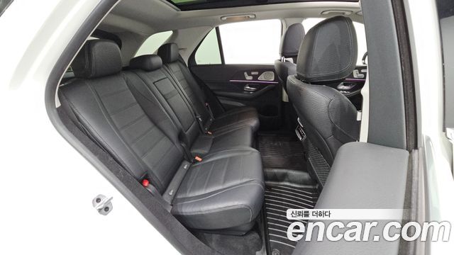 Mercedes-Benz GLE-Class 2023 — photo 17