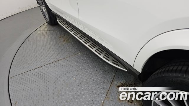 Mercedes-Benz GLE-Class 2023 — photo 28