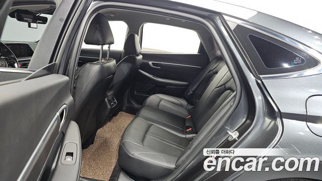 Hyundai Sonata 2022 — photo 11