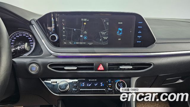 Hyundai Sonata 2022 — photo 17