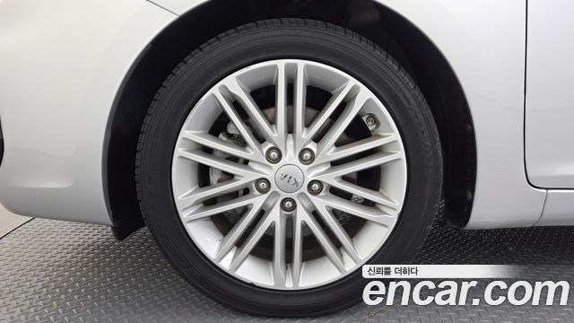 Kia Carens 2018 — photo 5