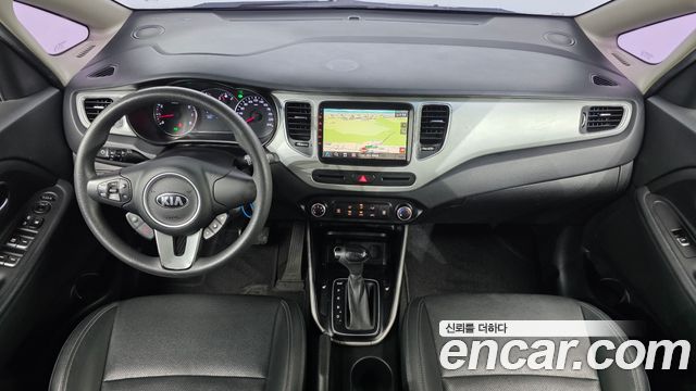 Kia Carens 2018 — photo 10