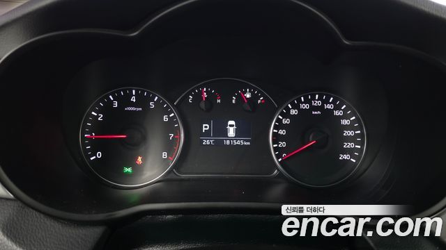 Kia Carens 2018 — photo 11
