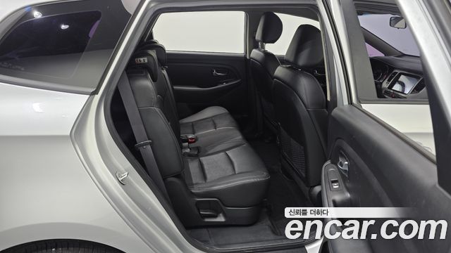Kia Carens 2018 — photo 18