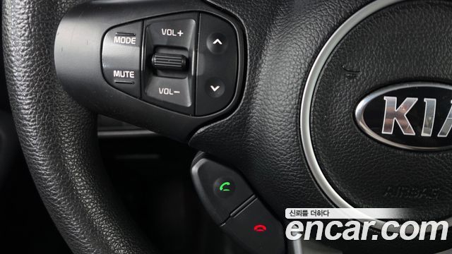 Kia Carens 2018 — photo 22