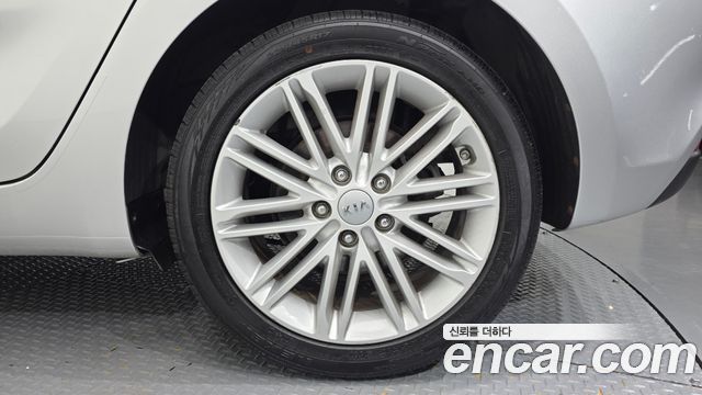 Kia Carens 2018 — photo 7