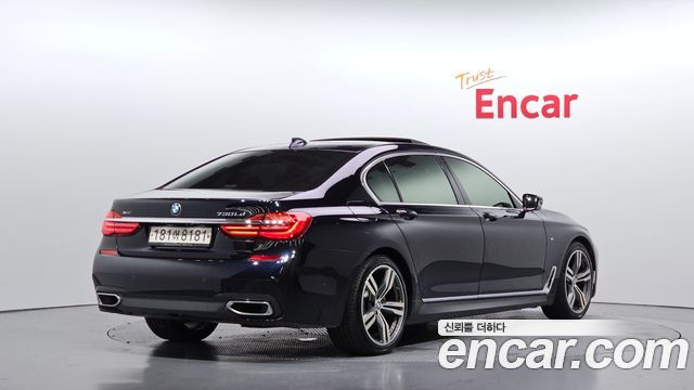 BMW 7-Series 2018 — photo 2