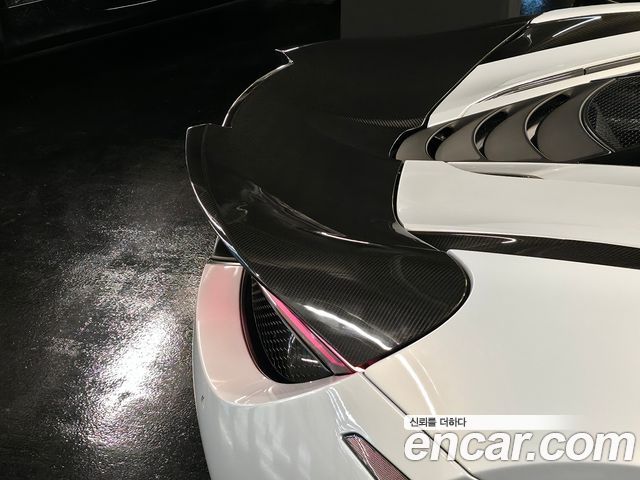Mclaren 720S 2018 — photo 12