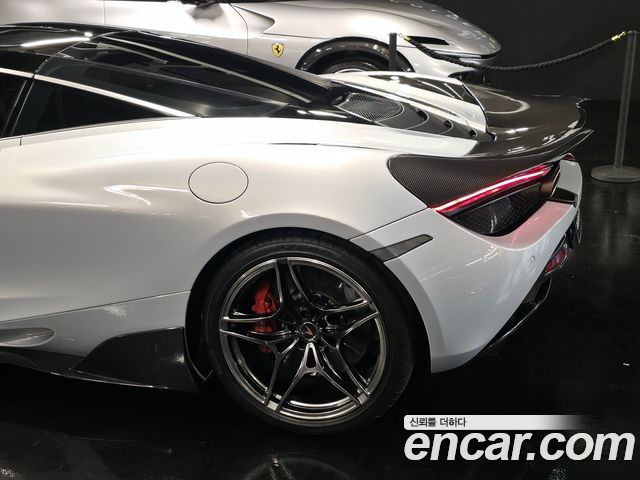 Mclaren 720S 2018 — photo 13
