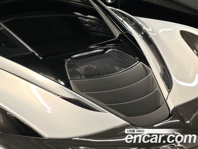 Mclaren 720S 2018 — photo 15