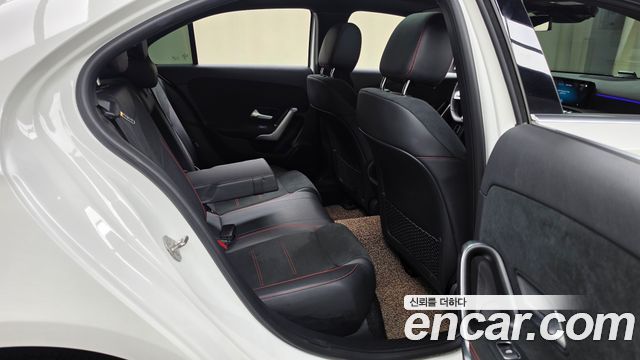 Mercedes-Benz A-Class 2022 — photo 17