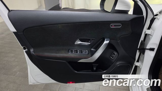 Mercedes-Benz A-Class 2022 — photo 14