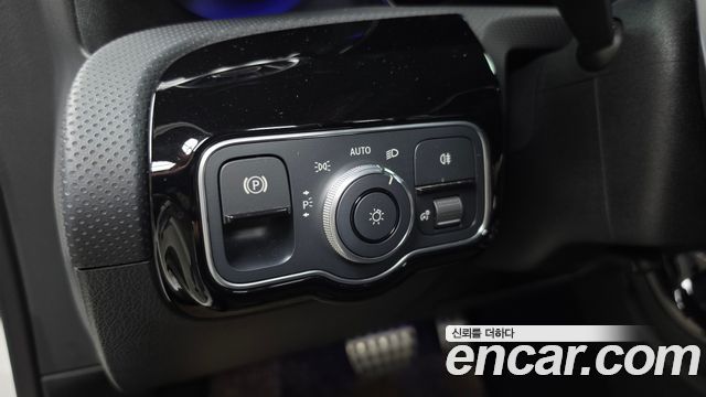 Mercedes-Benz A-Class 2022 — photo 29