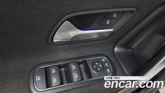 Mercedes-Benz A-Class 2022 — photo 32