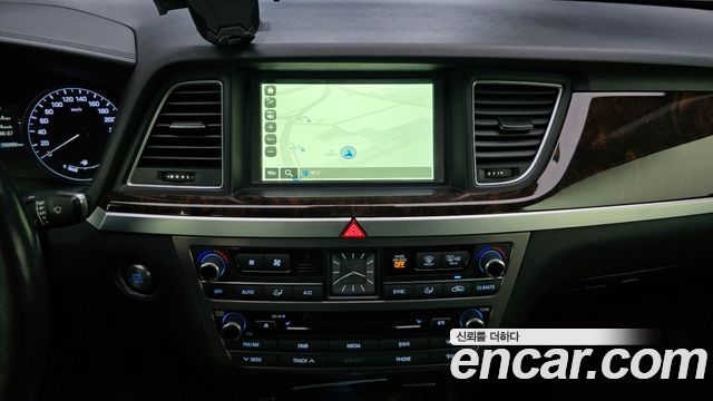 Hyundai Genesis 2016 — photo 20