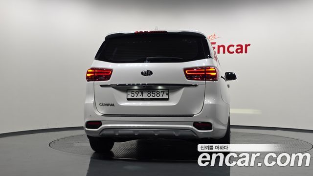Kia Canival 2019 — photo 4