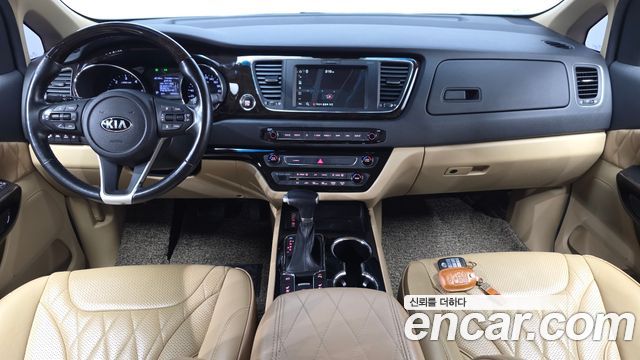 Kia Canival 2019 — photo 10