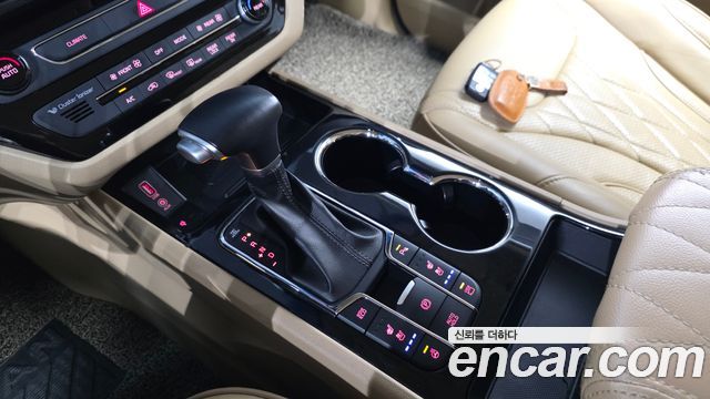 Kia Canival 2019 — photo 12