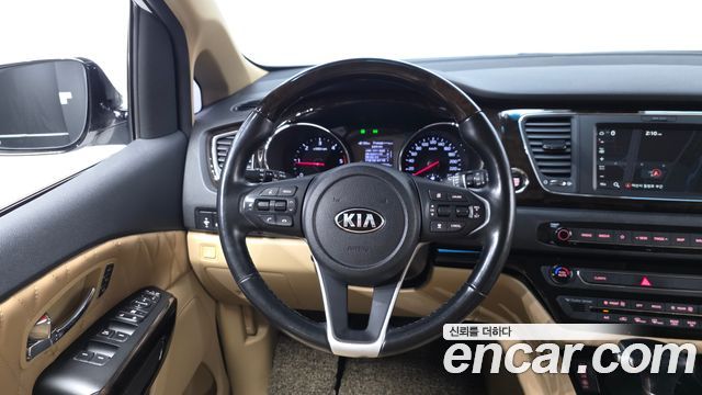 Kia Canival 2019 — photo 21