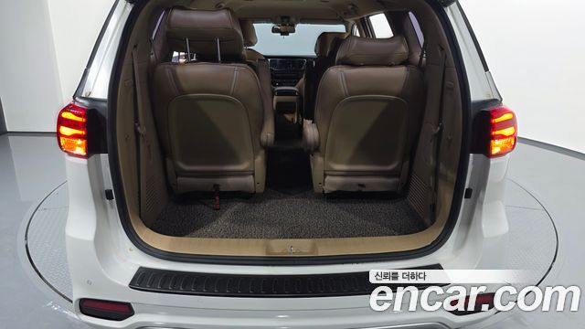 Kia Canival 2019 — photo 24