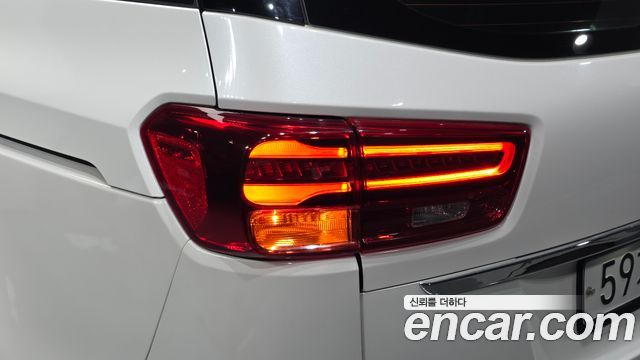 Kia Canival 2019 — photo 9