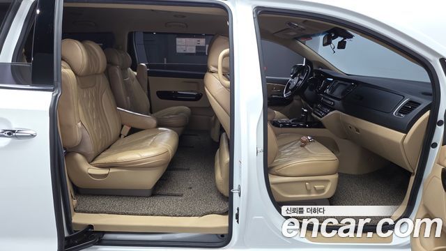 Kia Canival 2019 — photo 16