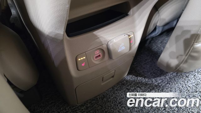 Kia Canival 2019 — photo 31