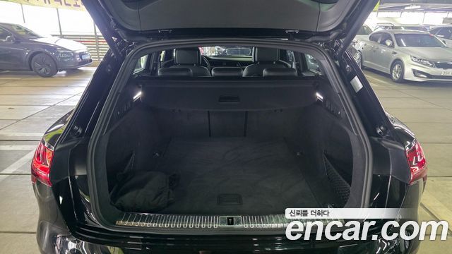 Audi e-tron 2023 — photo 13