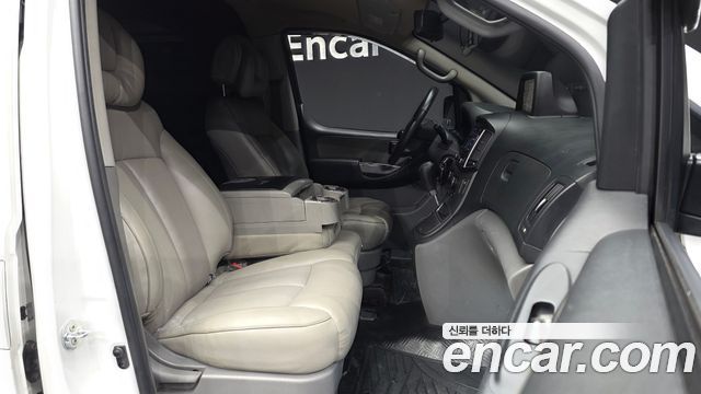 Hyundai Starex 2020 — photo 11