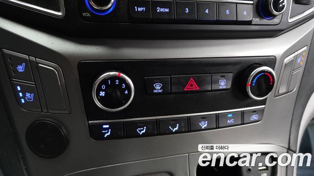 Hyundai Starex 2020 — photo 17