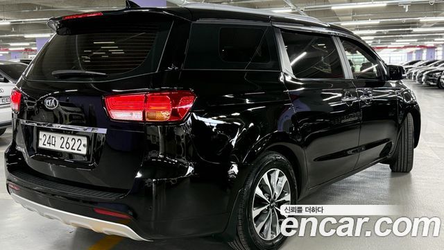 Kia Canival 2015 — photo 7