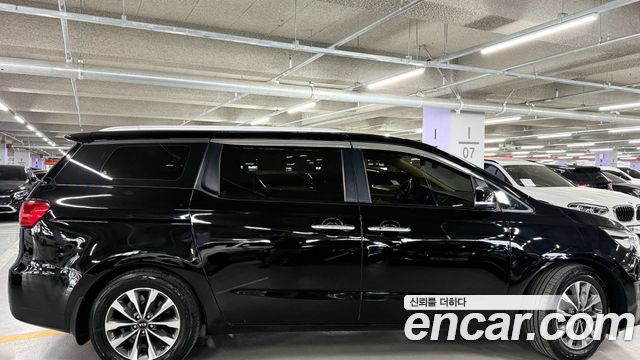 Kia Canival 2015 — photo 8