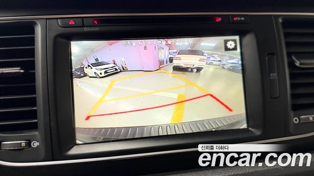 Kia Canival 2015 — photo 16