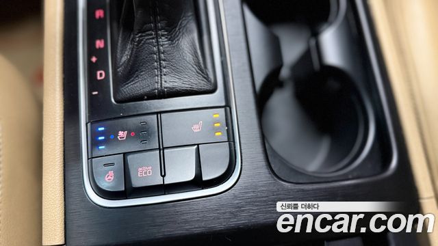 Kia Canival 2015 — photo 18