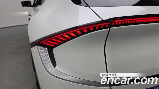Kia EV6 2022 — photo 9