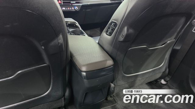 Kia EV6 2022 — photo 36