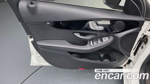 Mercedes-Benz C-Class 2016 — photo 14