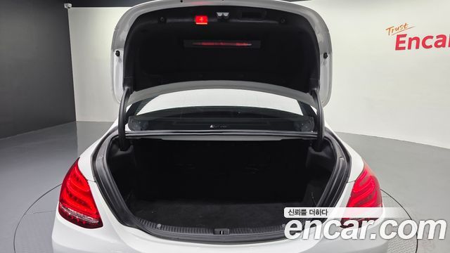 Mercedes-Benz C-Class 2016 — photo 30