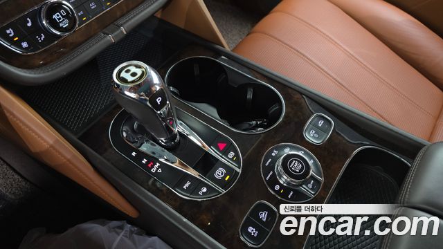 Bentley Bentayga 2020 — photo 9