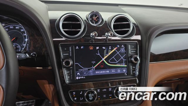 Bentley Bentayga 2020 — photo 12