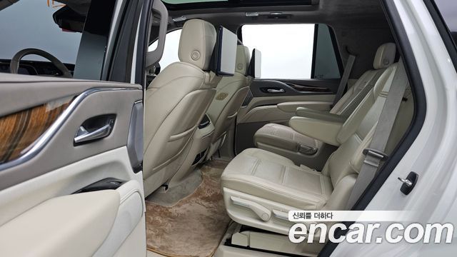 Cadillac Escalade 2021 — photo 18