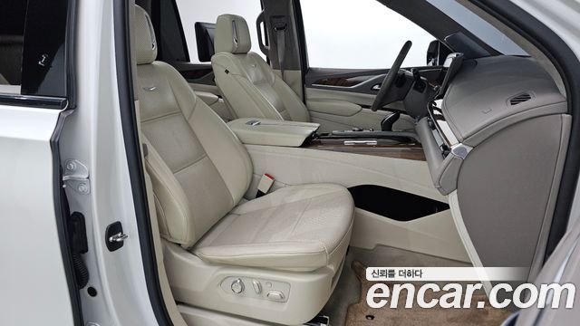 Cadillac Escalade 2021 — photo 16