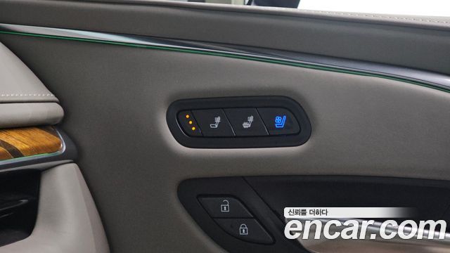Cadillac Escalade 2021 — photo 30