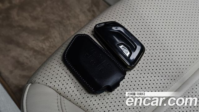 Cadillac Escalade 2021 — photo 40
