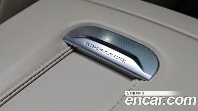 Cadillac Escalade 2021 — photo 43