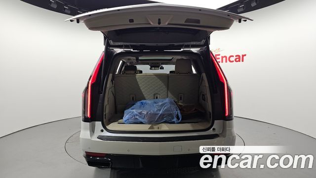 Cadillac Escalade 2021 — photo 46