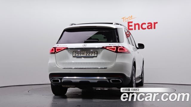 Mercedes-Benz GLE-Class 2020 — photo 4