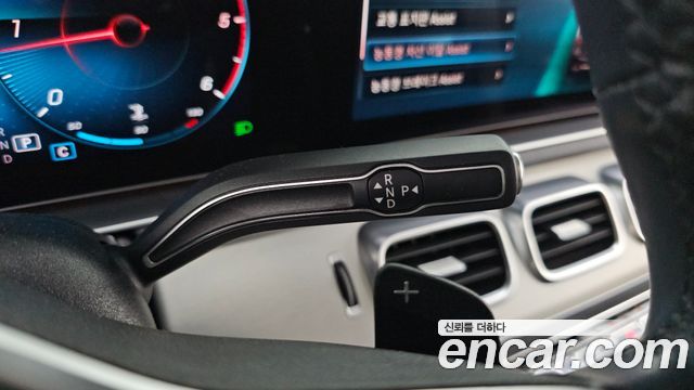 Mercedes-Benz GLE-Class 2020 — photo 12